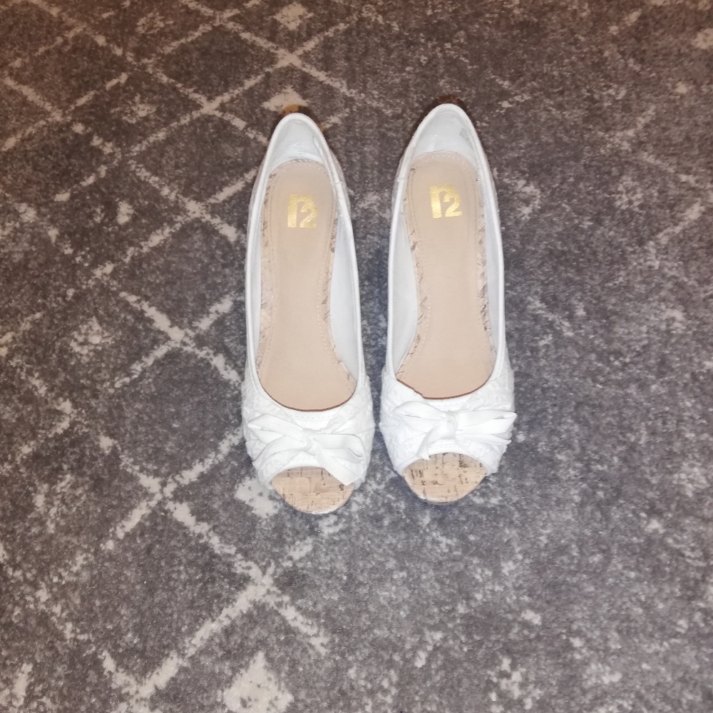 White R2 high heel wedges